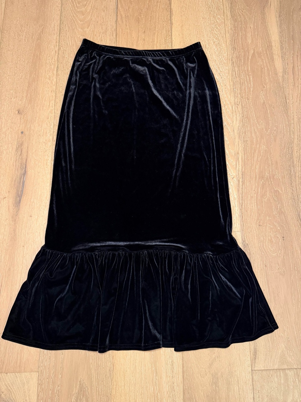 Classic Black Velvet Ruffle-Hem Skirt - Women